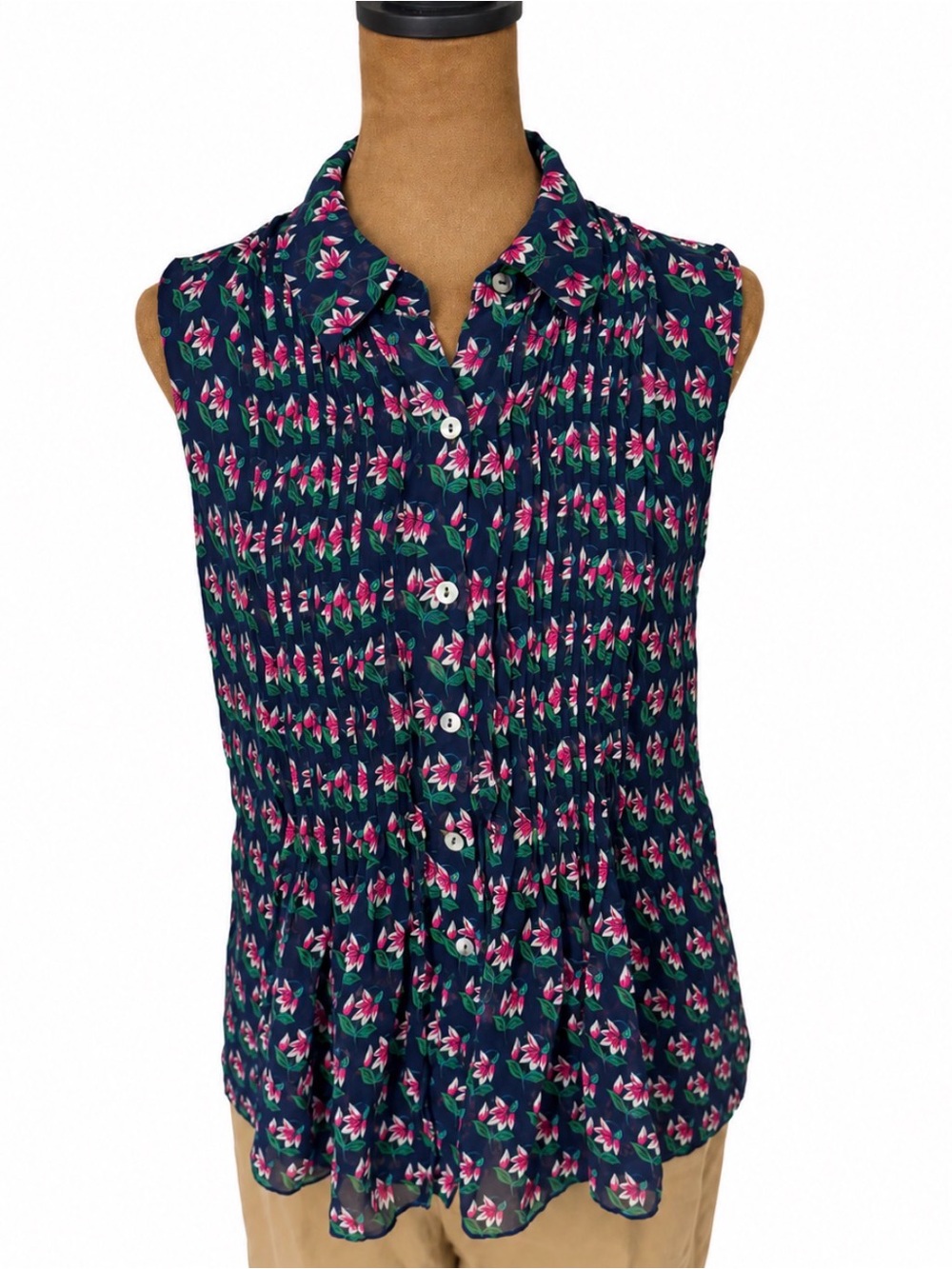 Diane Von Furstenberg 100% Silk Navy Floral Sleeveless Button-Front Blouse